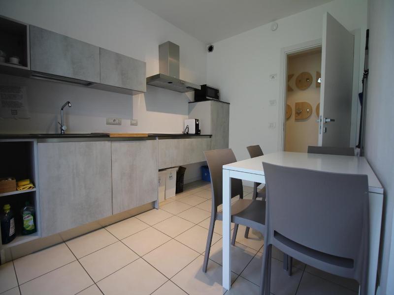 Komodo Short Stay Apartments image