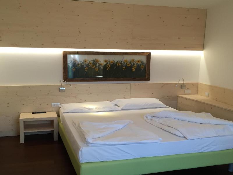 Komodo Short Stay Apartments image
