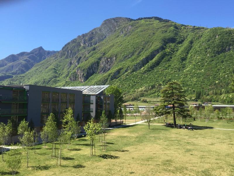 Komodo Short Stay Apartments image