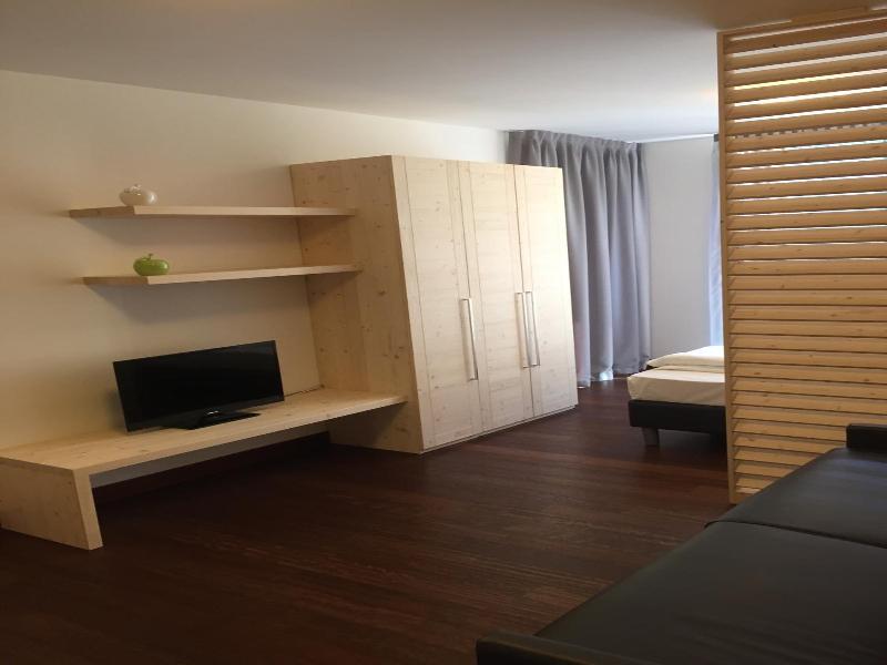 Komodo Short Stay Apartments image
