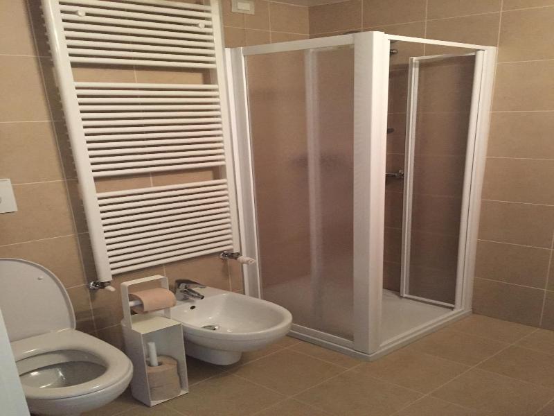 Komodo Short Stay Apartments image