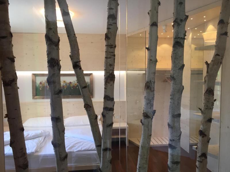 Komodo Short Stay Apartments image