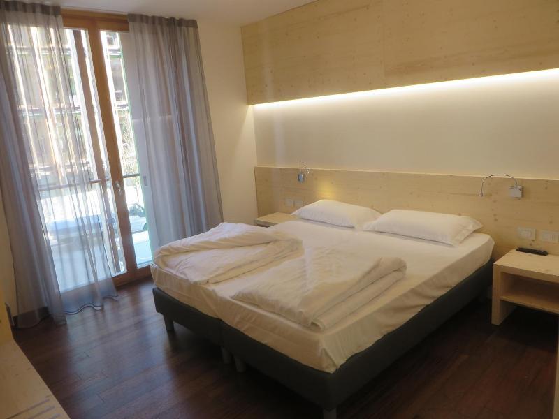 Komodo Short Stay Apartments image