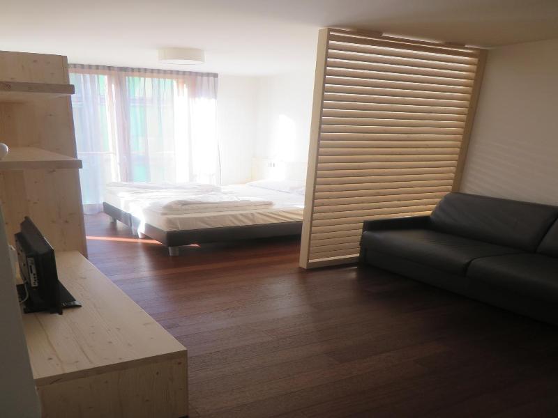 Komodo Short Stay Apartments image