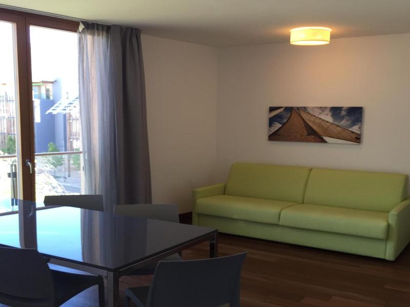 Komodo Short Stay Apartments image
