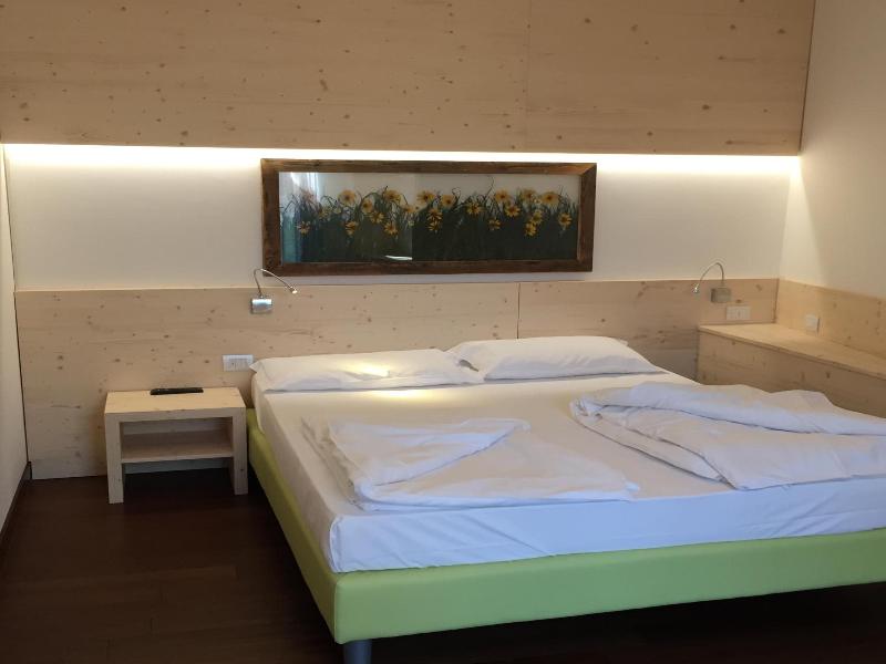 Komodo Short Stay Apartments image