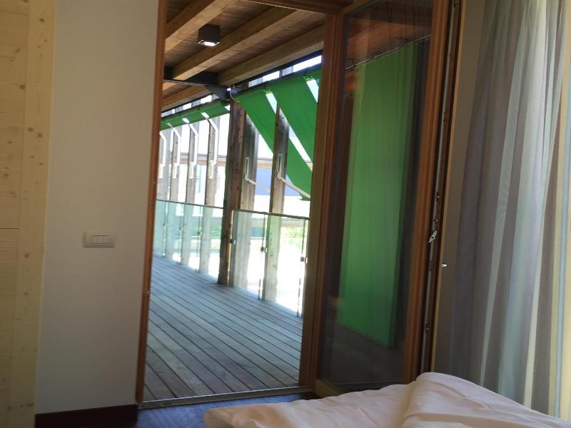Komodo Short Stay Apartments image