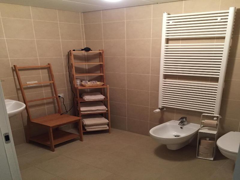 Komodo Short Stay Apartments image