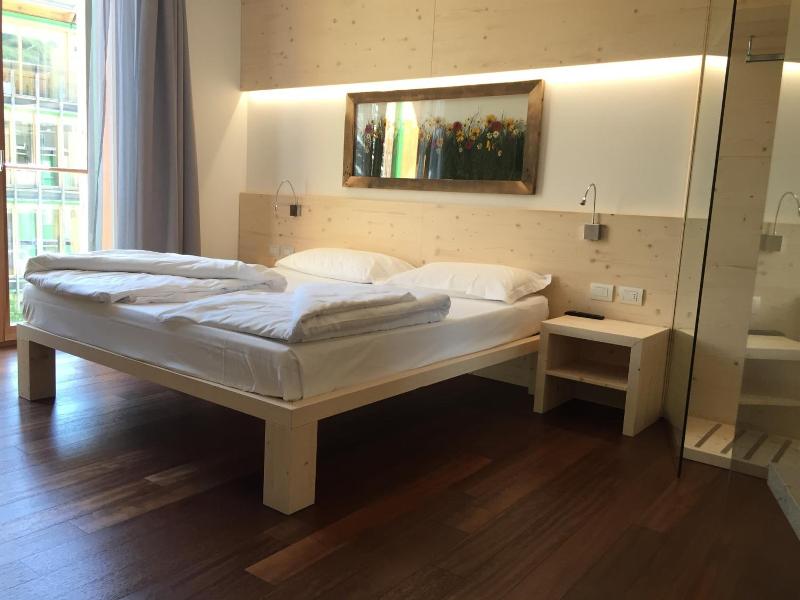 Komodo Short Stay Apartments image