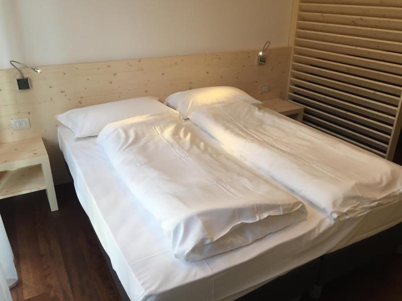 Komodo Short Stay Apartments image