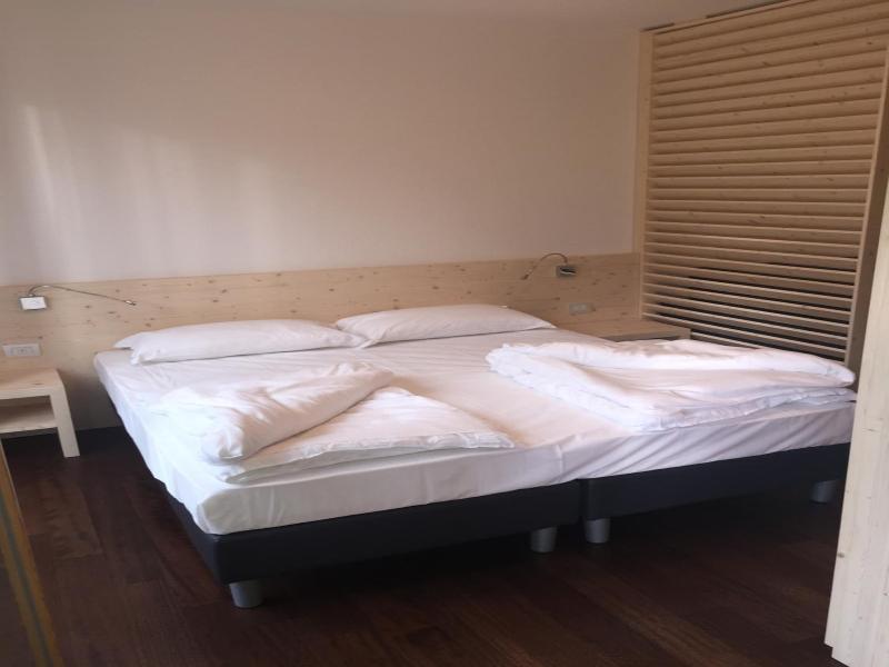 Komodo Short Stay Apartments image