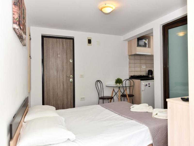 Aparthotel Metropol image