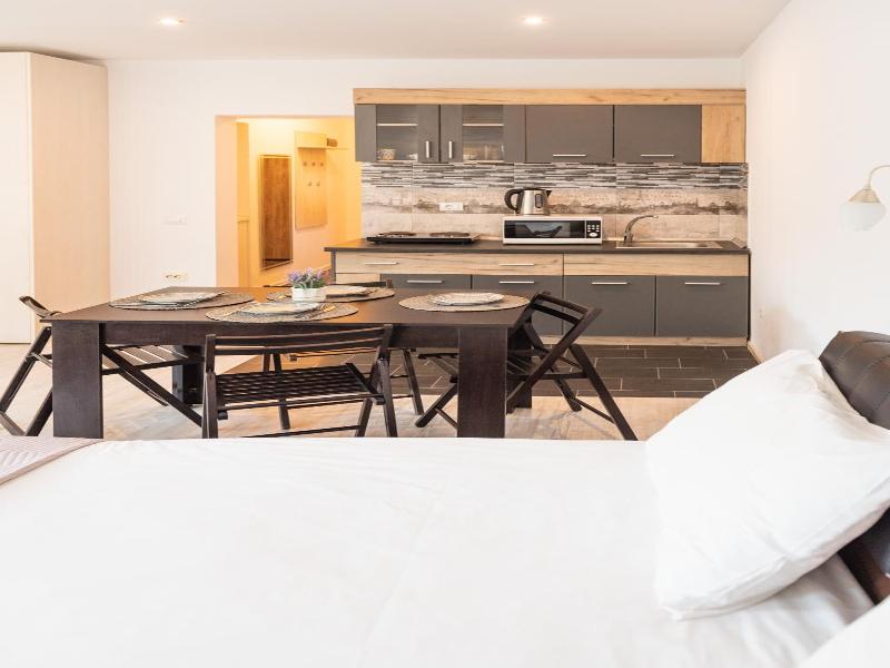 Aparthotel Metropol image