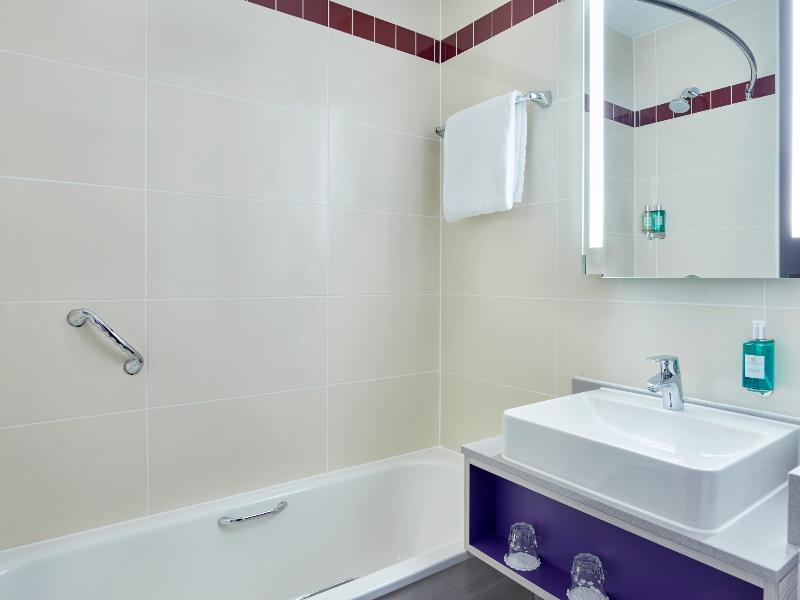 Leonardo Hotel Exeter  image