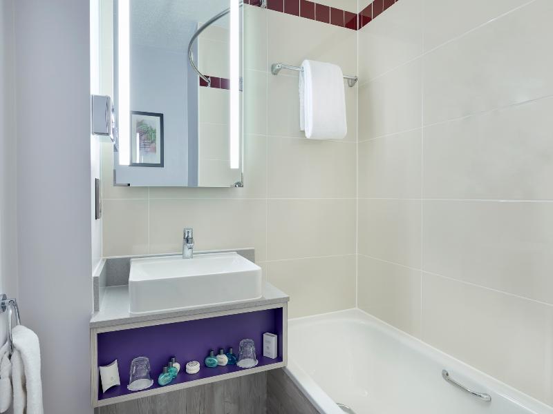 Leonardo Hotel Exeter  image