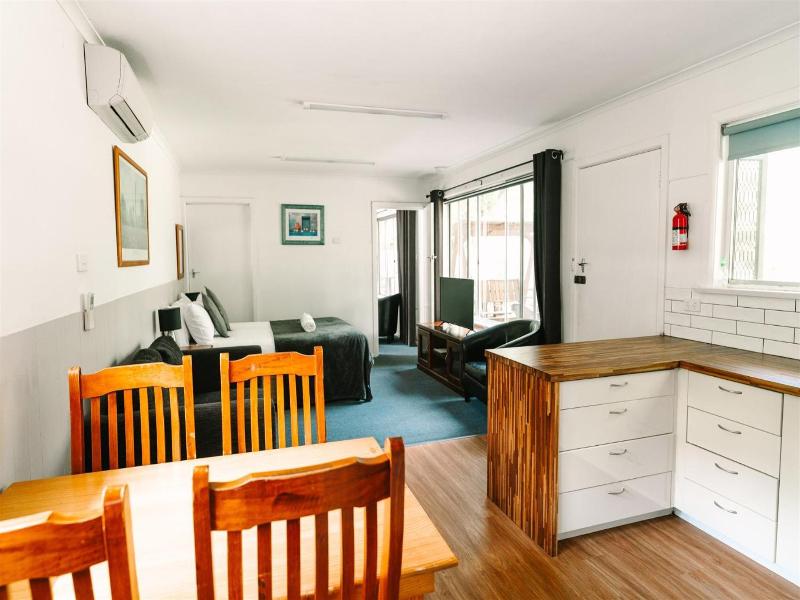 Alpine Riverside Cottages