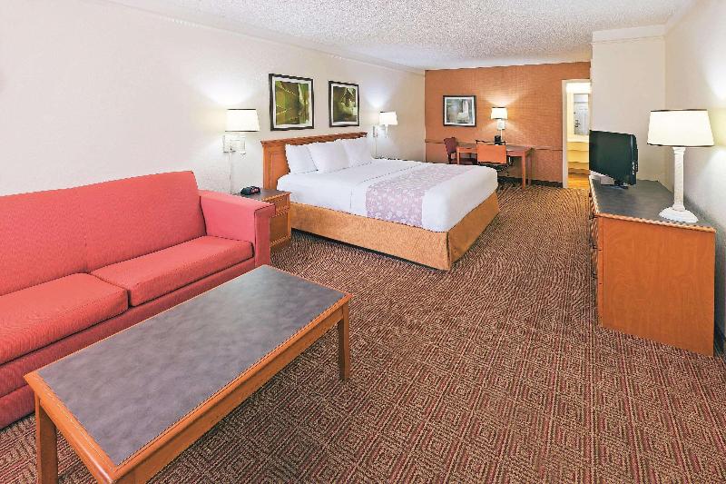 Super 8 San Antonio Near SeaWorld Ingram Park image