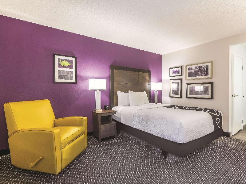 La Quinta Inn Atlanta Buckhead image