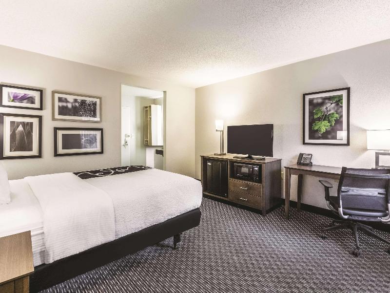 La Quinta Inn Atlanta Buckhead image