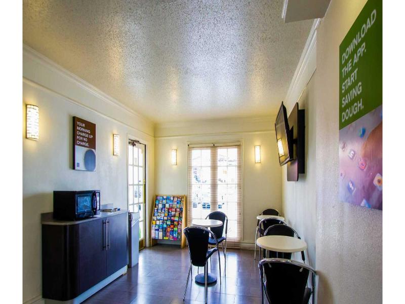 Motel 6 Austin, Tx - Midtown  GA image