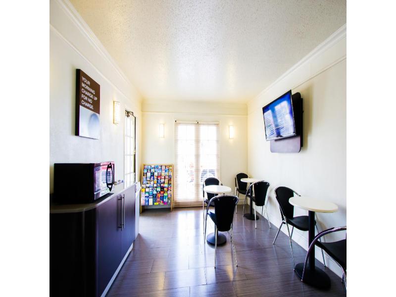 Motel 6 Austin, Tx - Midtown  GA image