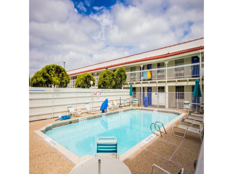 Motel 6 Austin, Tx - Midtown  GA image