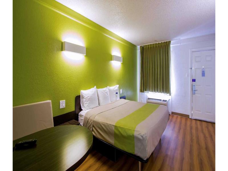 Motel 6 Austin, Tx - Midtown  GA image