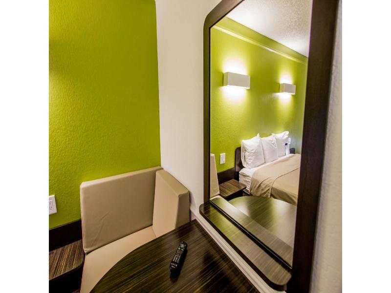 Motel 6 Austin, Tx - Midtown  GA image