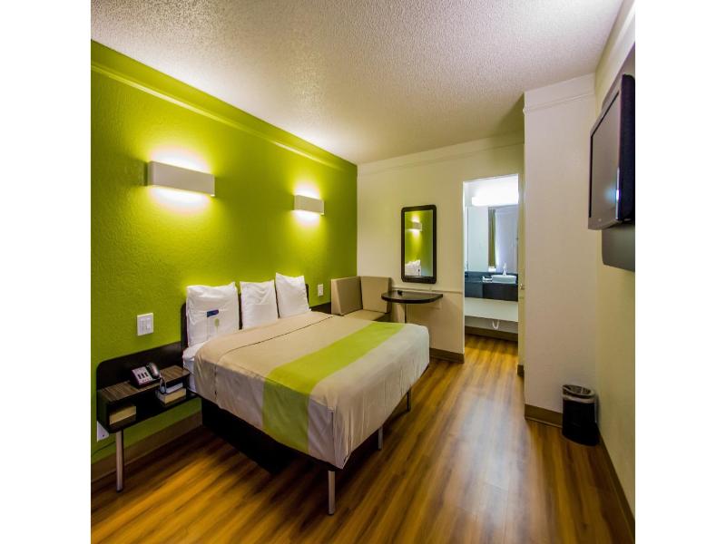 Motel 6 Austin, Tx - Midtown  GA image