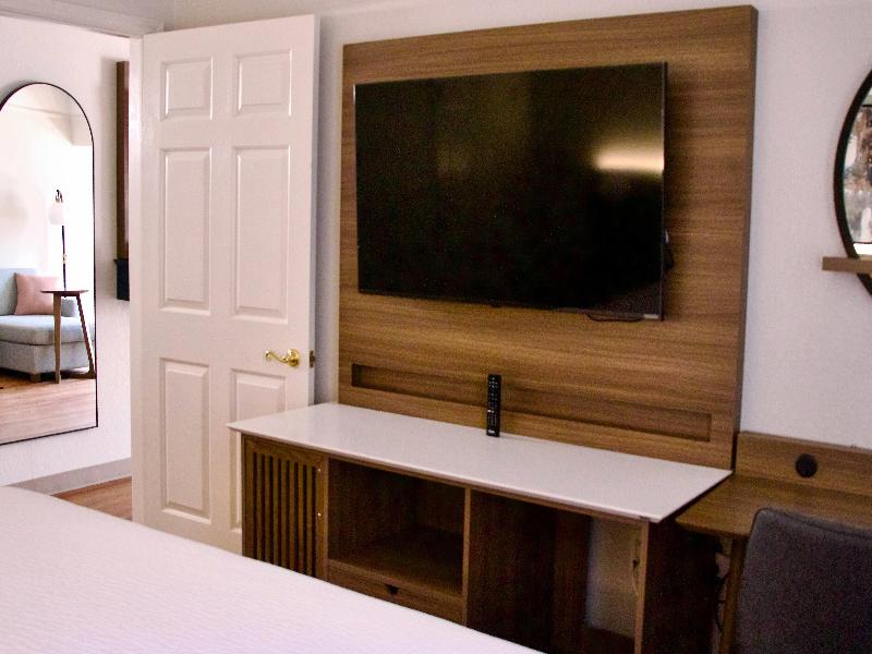 La Quinta Inn by Wyndham Austin Capitol / Downtown image