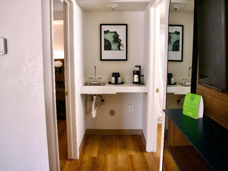 La Quinta Inn by Wyndham Austin Capitol / Downtown image