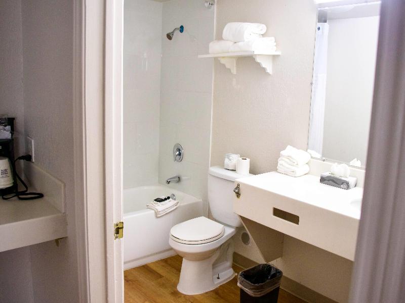 La Quinta Inn by Wyndham Austin Capitol / Downtown image