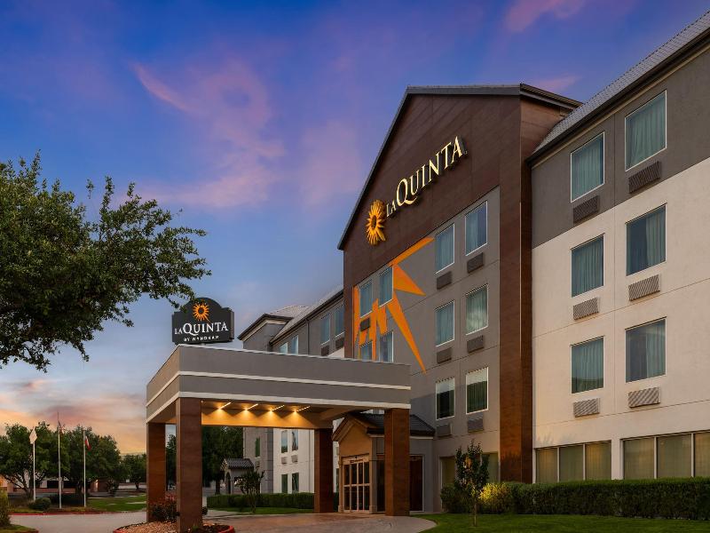 La Quinta Inn & Suites Round Rock South image