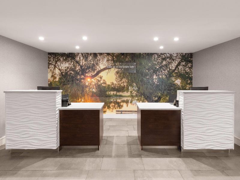 La Quinta Inn & Suites Round Rock South image