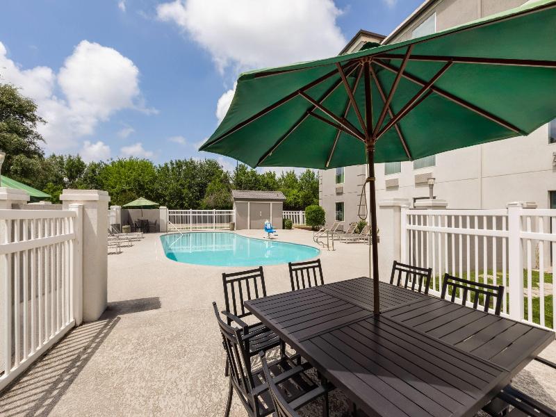 La Quinta Inn & Suites Round Rock South image