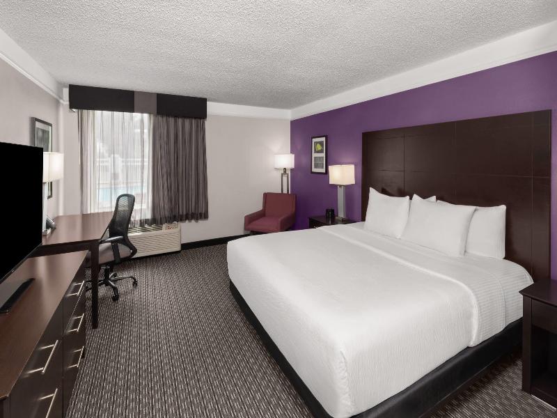 La Quinta Inn & Suites Round Rock South image