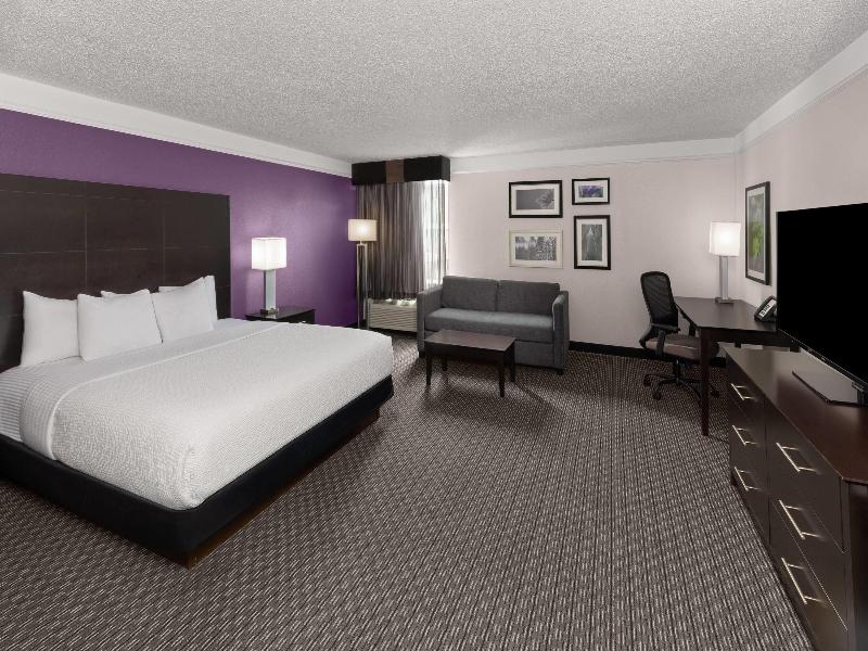 La Quinta Inn & Suites Round Rock South image
