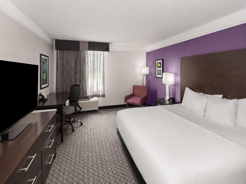 La Quinta Inn & Suites Round Rock South image