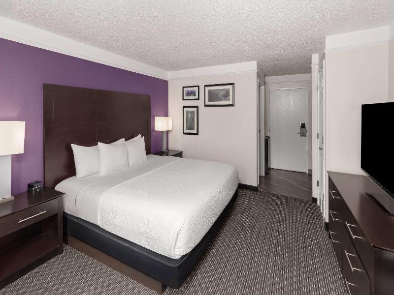 La Quinta Inn & Suites Round Rock South image