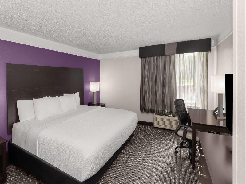 La Quinta Inn & Suites Round Rock South image