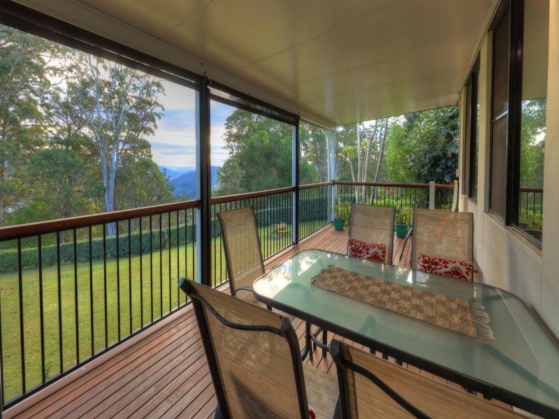 Mapleton Falls Accommodation image