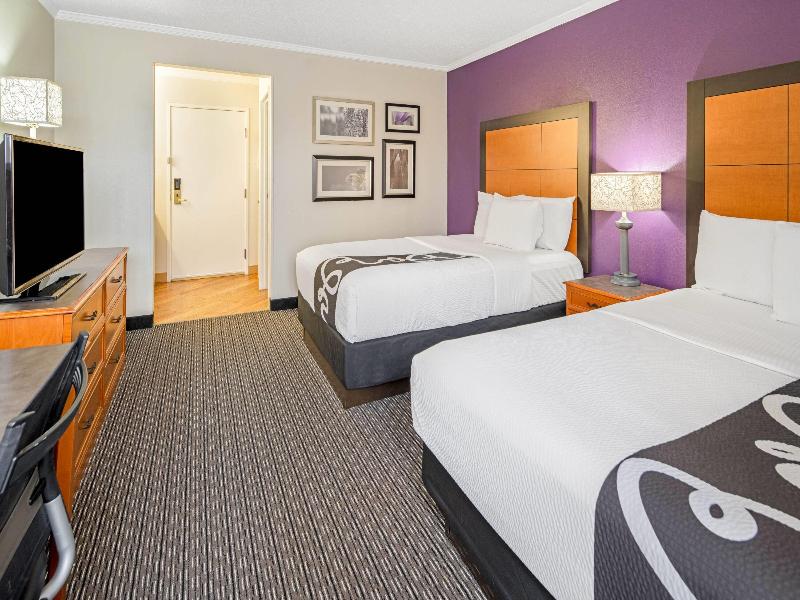 La Quinta Inn & Suites Baton Rouge Seigan Lane image