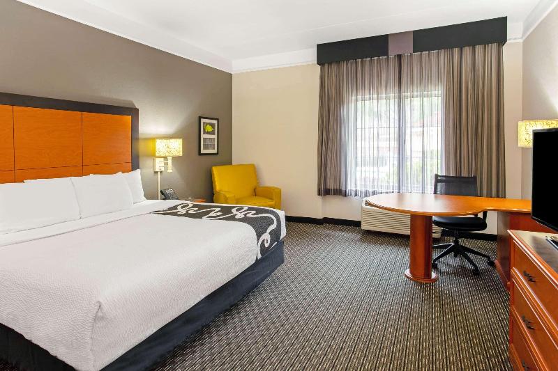La Quinta Inn & Suites Birmingham Hoover