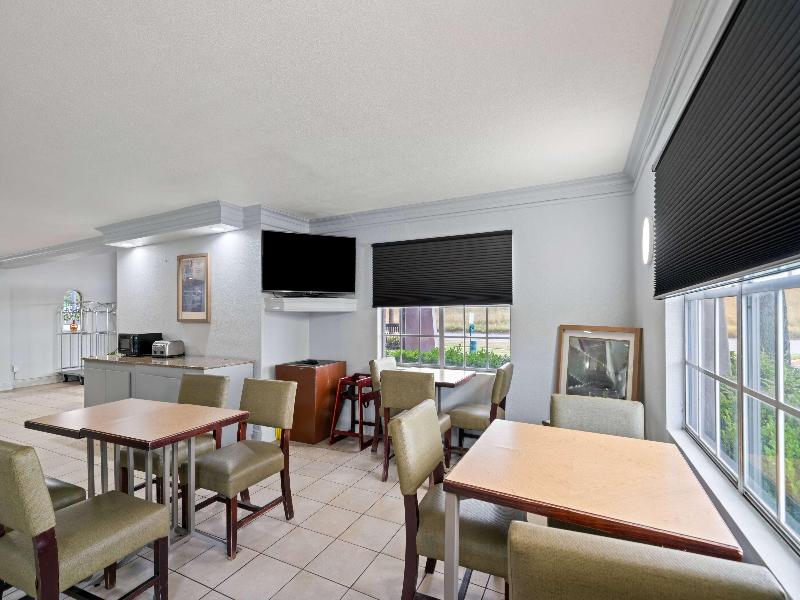 La Quinta Inn Corpus Christi North  — photo 60