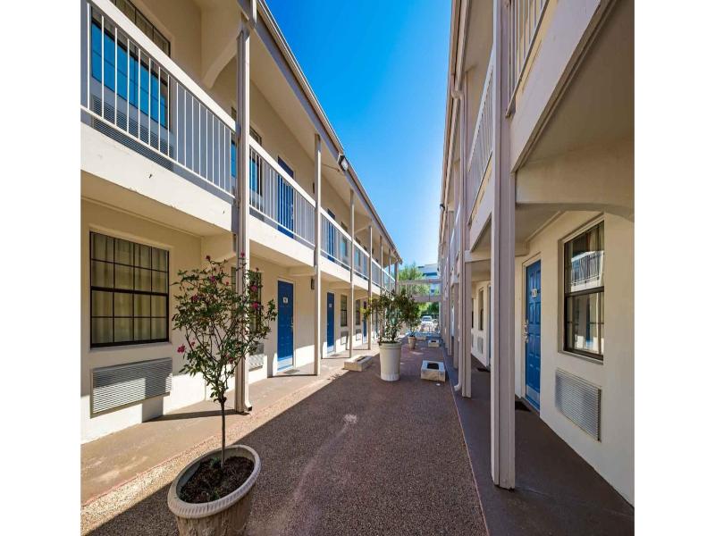 Motel 6 Dallas, Tx - Farmers Branch image