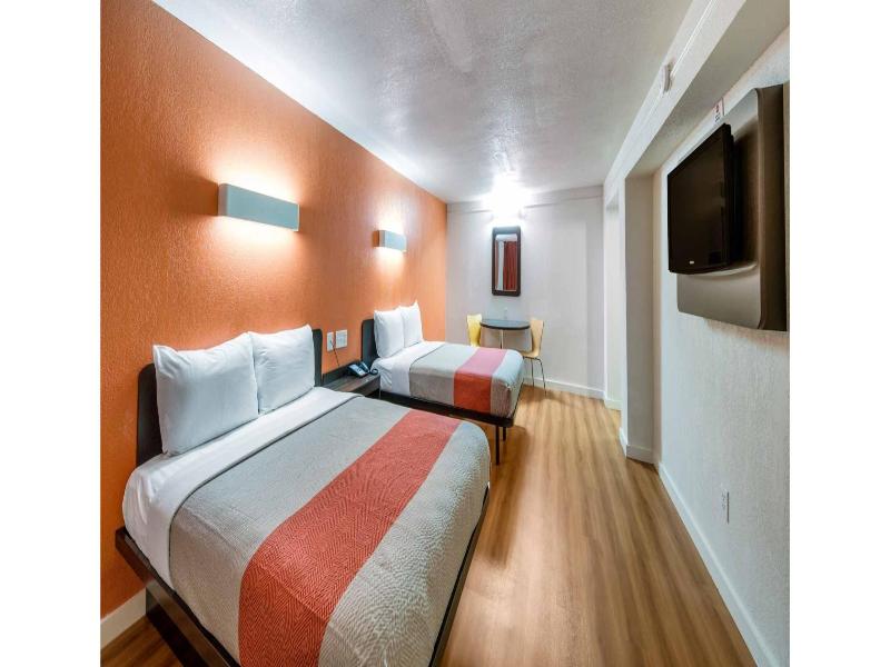 Motel 6 Dallas, Tx - Farmers Branch image