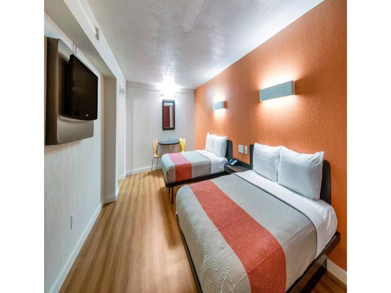 Motel 6 Dallas, Tx - Farmers Branch image