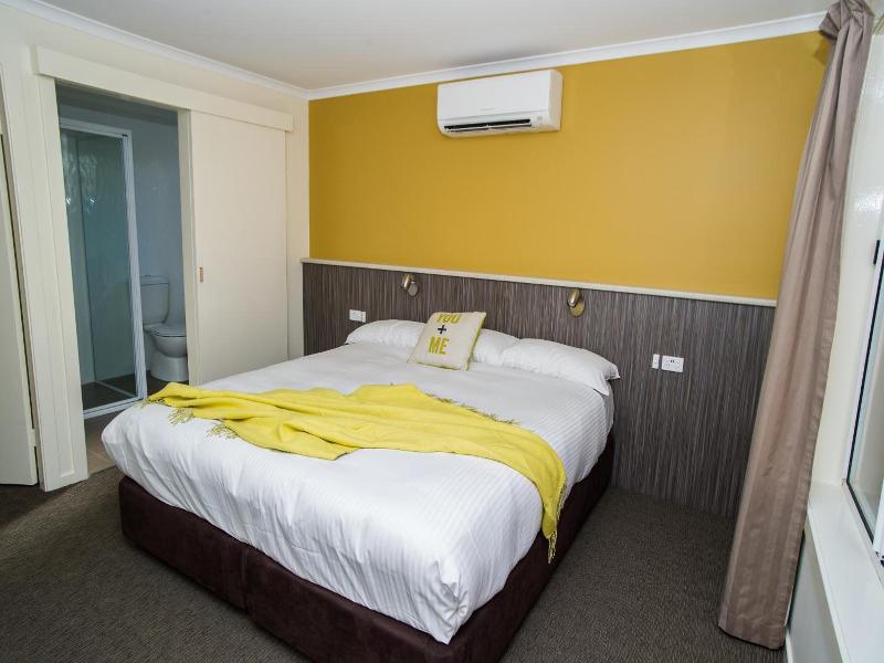 Manera Heights Apartments image