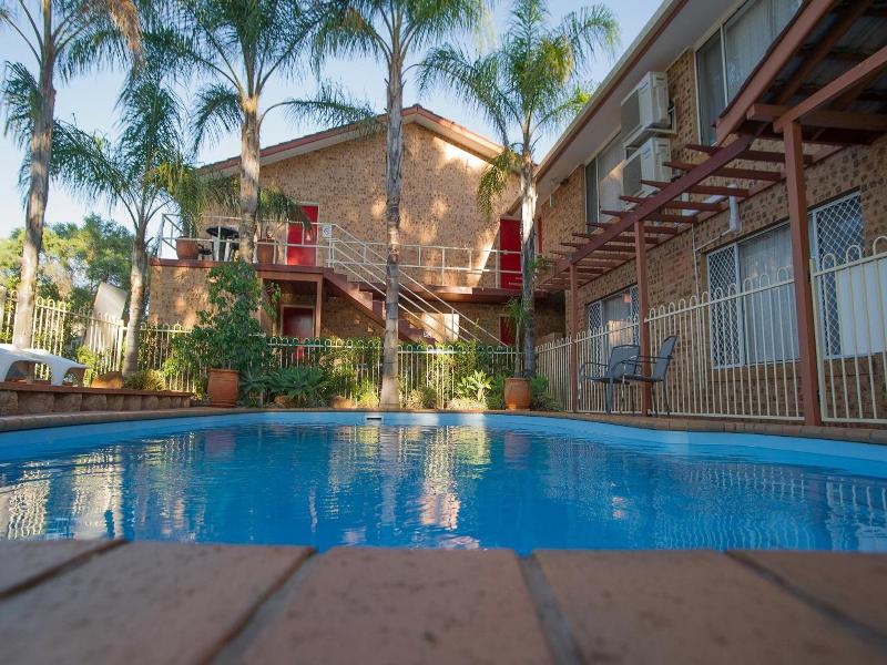 Manera Heights Apartments image