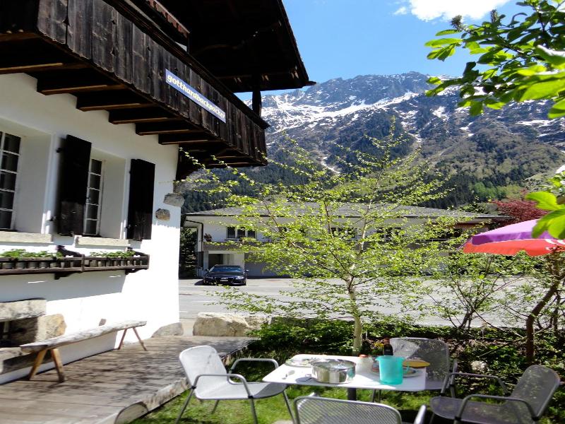 Gotthard Backpacker image